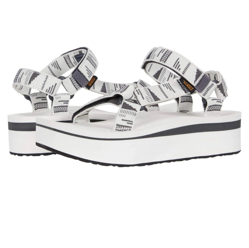 Teva Women's Flatform Universal Sandal-Chara Bright White Size 6